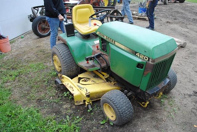 Image of John Deere 420 equipment image 1