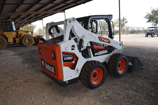 Image of Bobcat S590 equipment image 2