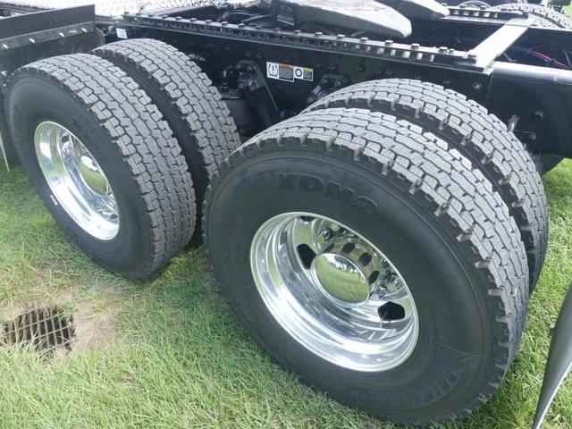 Image of Kenworth W900L equipment image 4