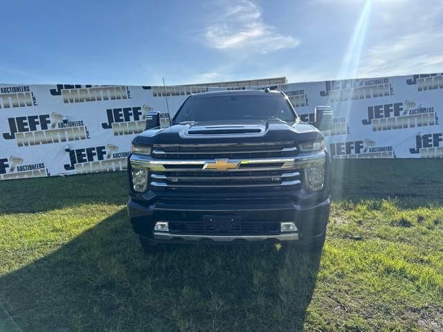 Image of Chevrolet 2500HD equipment image 1