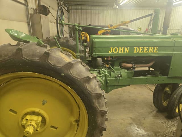 Image of John Deere B equipment image 2