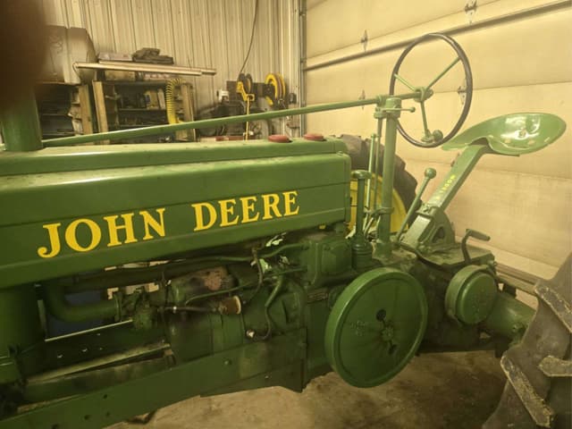 Image of John Deere B equipment image 1