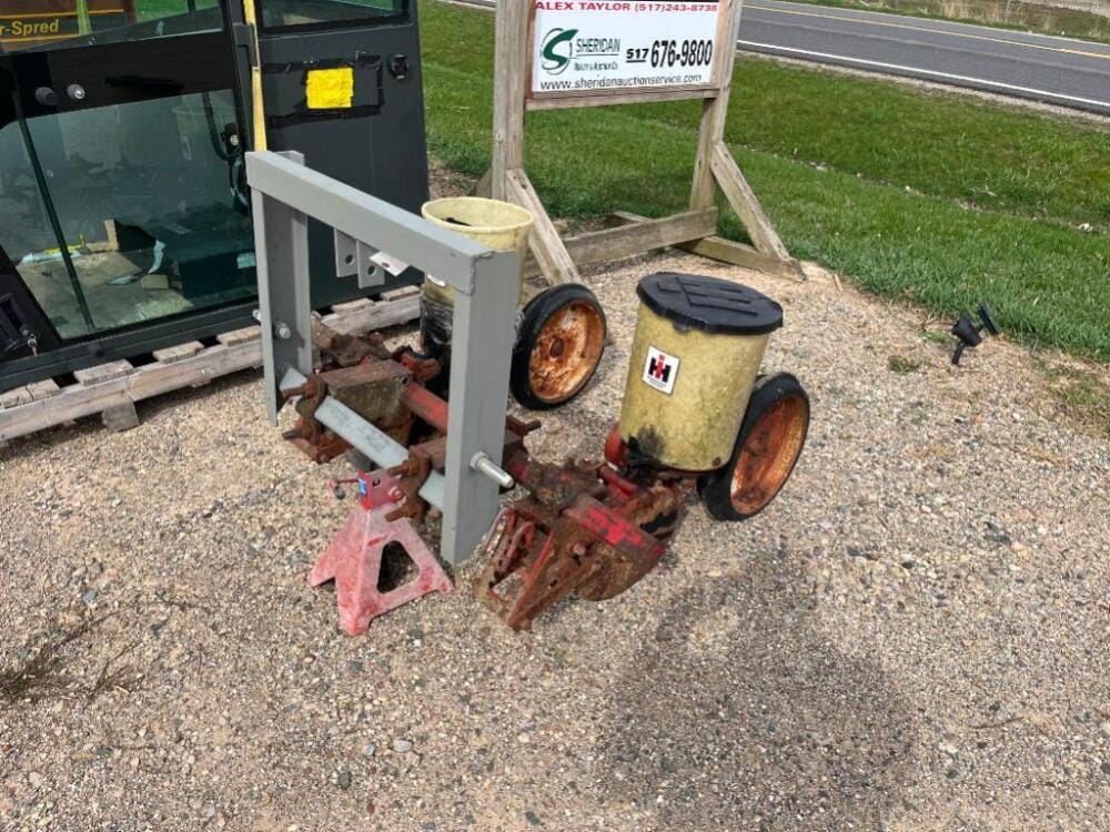 Main image International Harvester 185