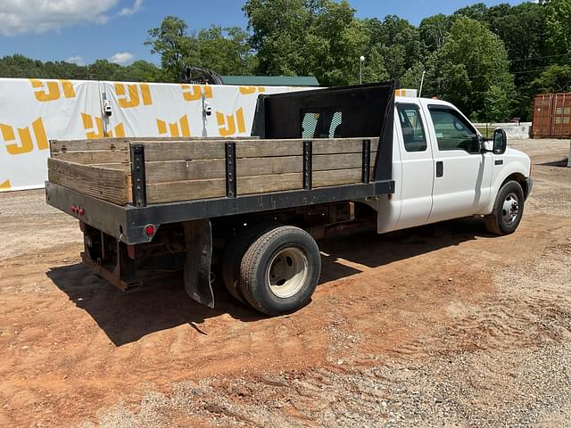Image of Ford F-350 equipment image 4