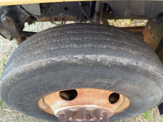 Image of GMC 7500 equipment image 4