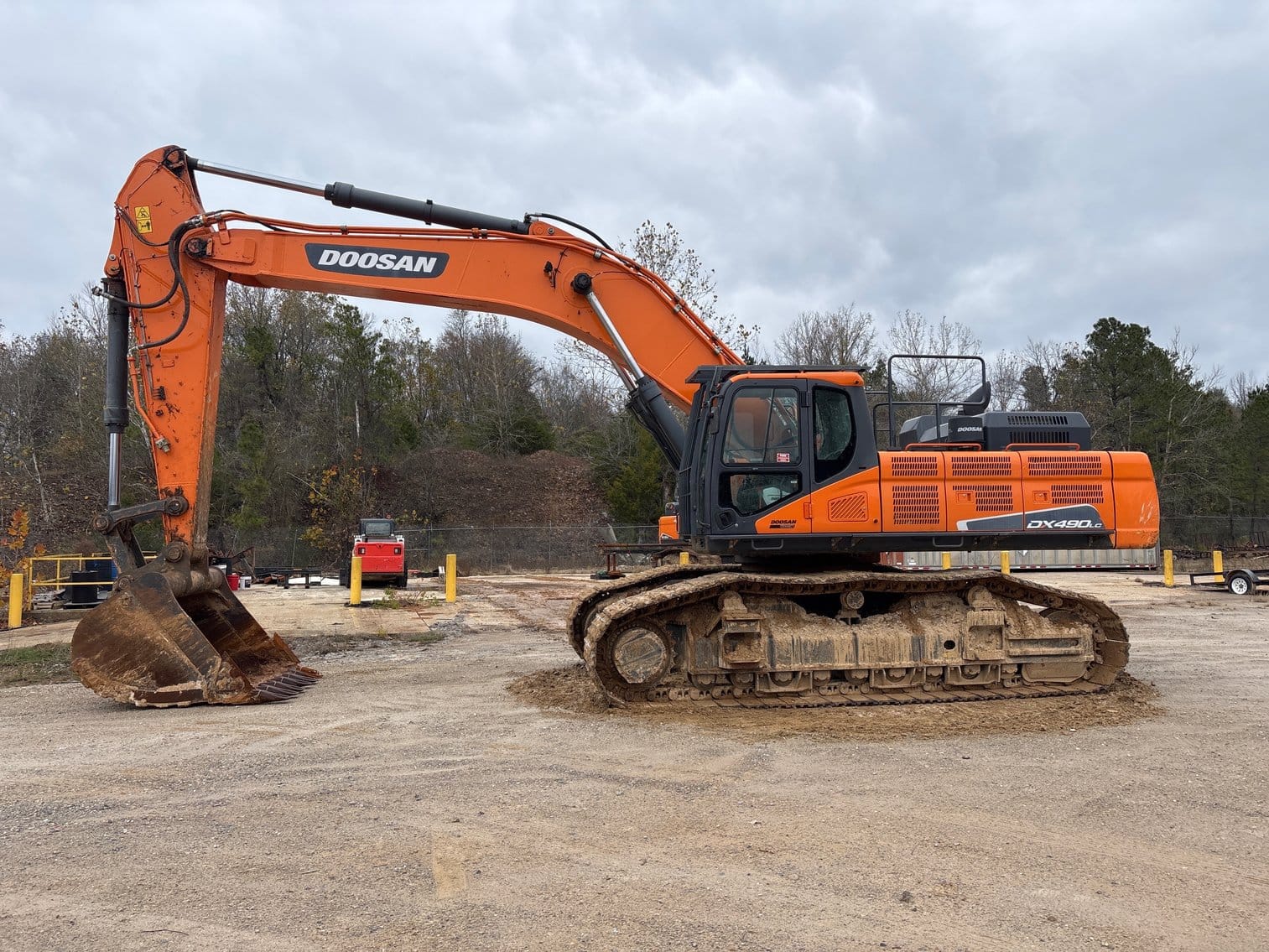  Doosan DX490LC Equipment Image0
