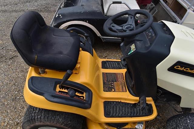 Image of Cub Cadet LTX1040 equipment image 4