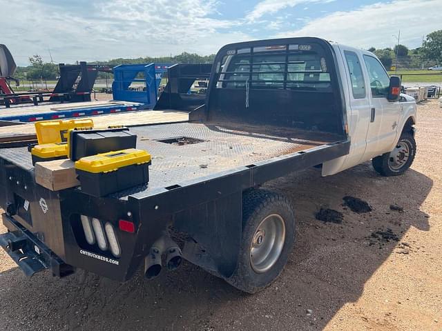 Image of Ford F-350 equipment image 4