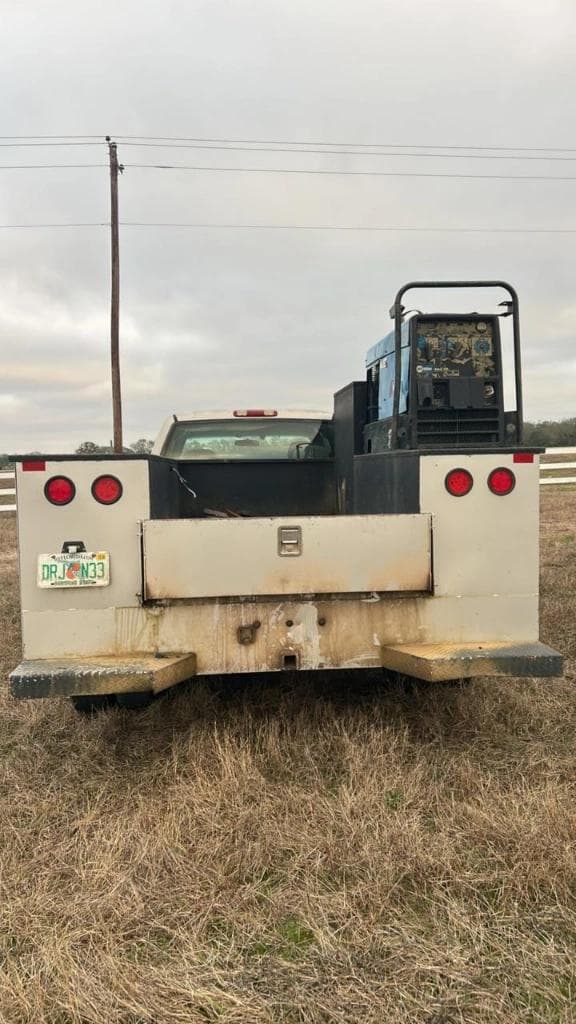 Image of Chevrolet 3500 equipment image 3