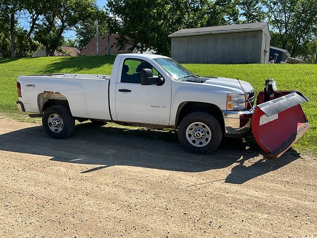 Image of Chevrolet 2500HD equipment image 2