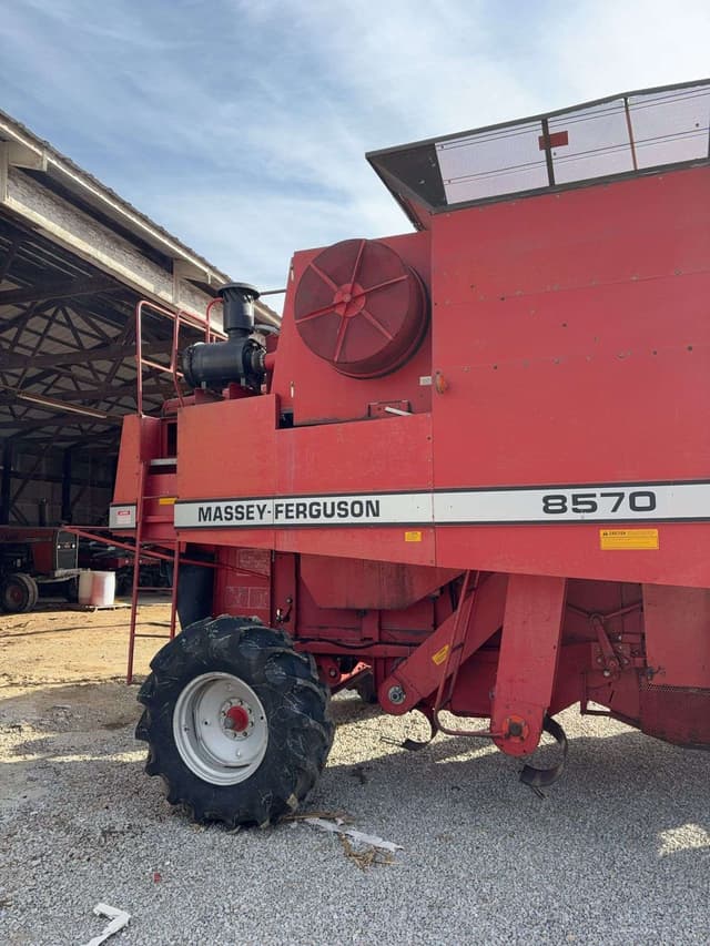 Image of Massey Ferguson 8570 equipment image 4