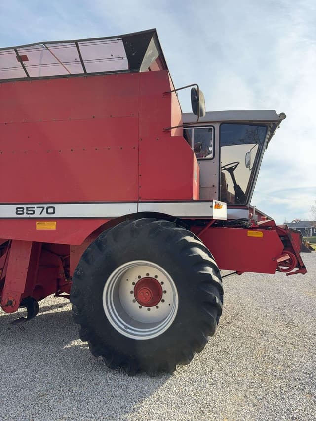 Image of Massey Ferguson 8570 equipment image 3