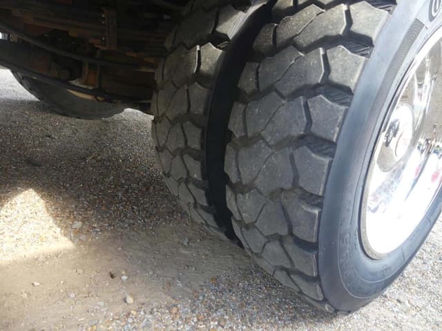 Image of Ford F-350 equipment image 4