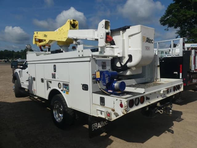 Image of Ford F-350 equipment image 3