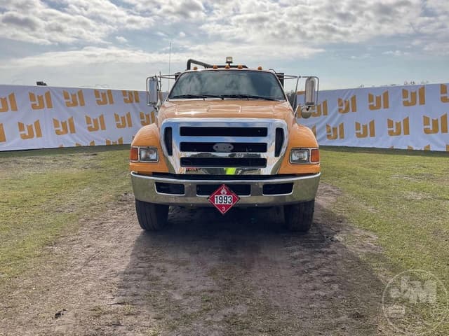 Image of Ford F-750 equipment image 1