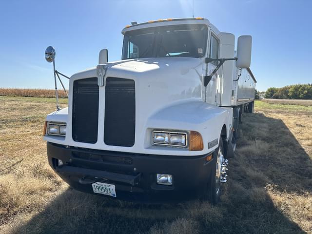 Image of Kenworth T600 equipment image 4
