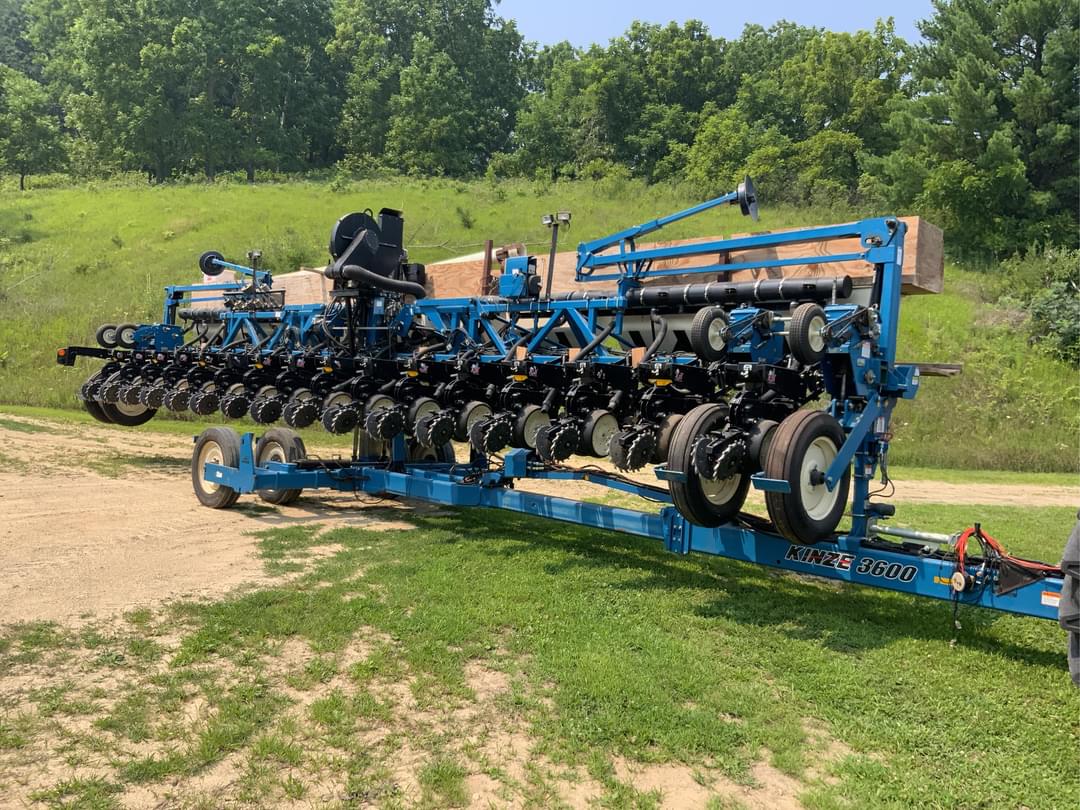 Image of Kinze 3600 Primary image