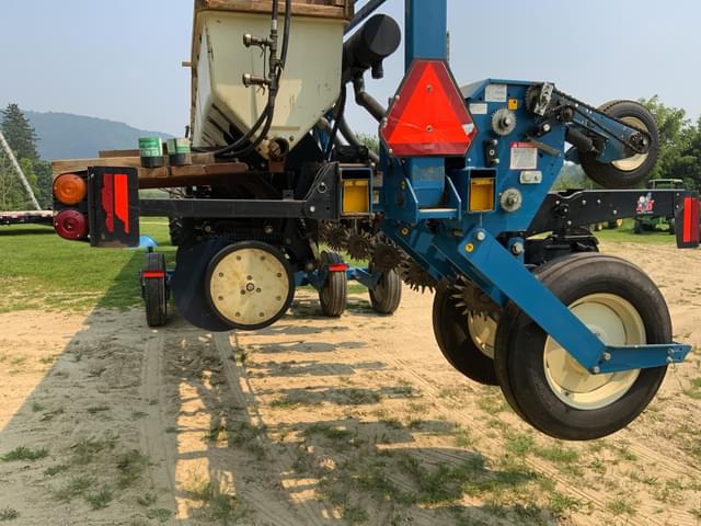 Image of Kinze 3600 equipment image 1