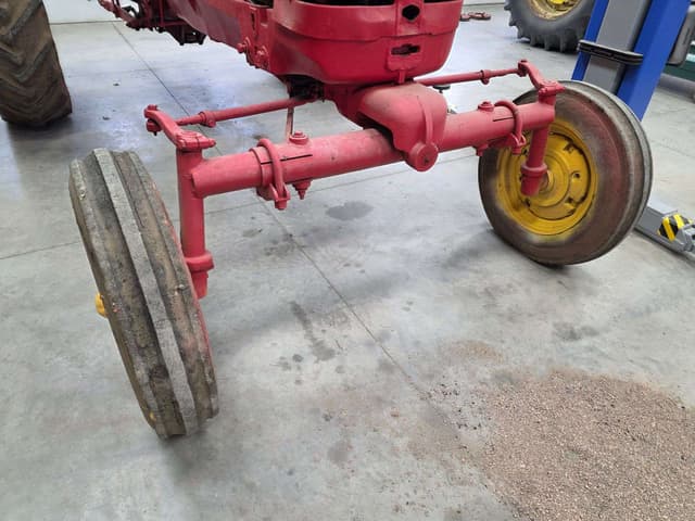 Image of Massey-Harris 444 equipment image 2