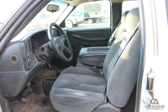 Image of Chevrolet 1500 equipment image 4