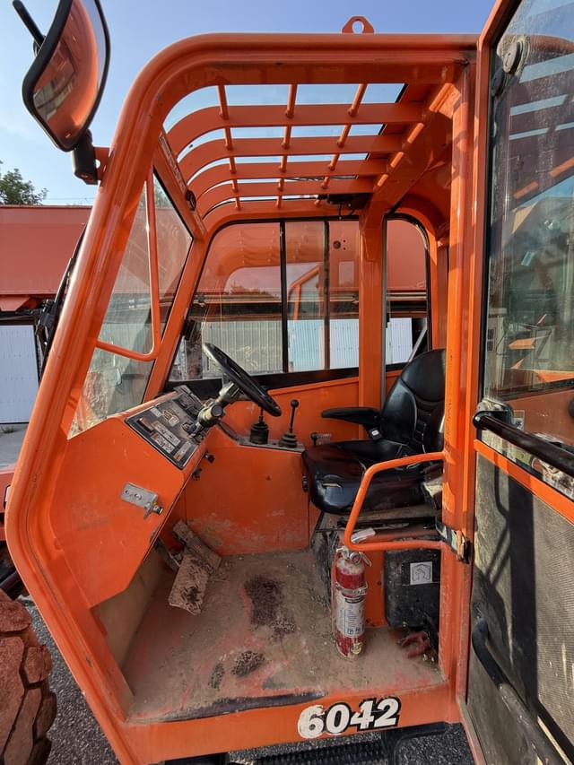 Image of JLG 6042 equipment image 4