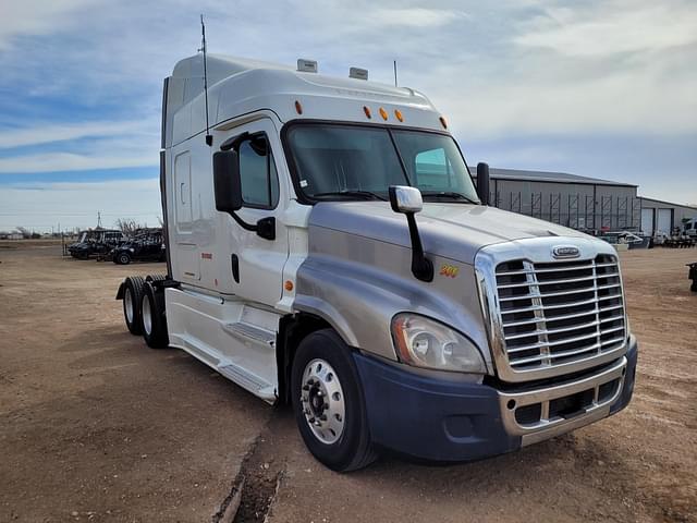 Image of Freightliner Cascadia 125 equipment image 1