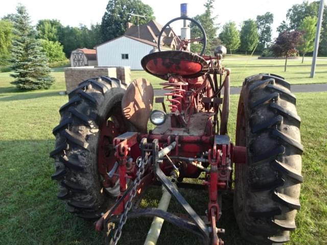 Image of Farmall M equipment image 2