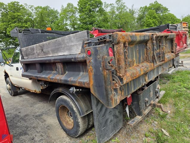 Image of GMC 3500 equipment image 1