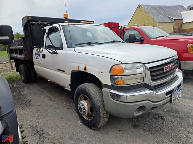 Image of GMC 3500 equipment image 4