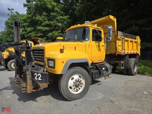 2004 Mack RD690P Image