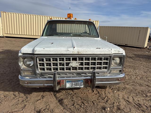 Image of Chevrolet Custom Deluxe 30 equipment image 1