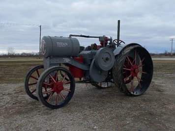 Main image International Harvester Titan