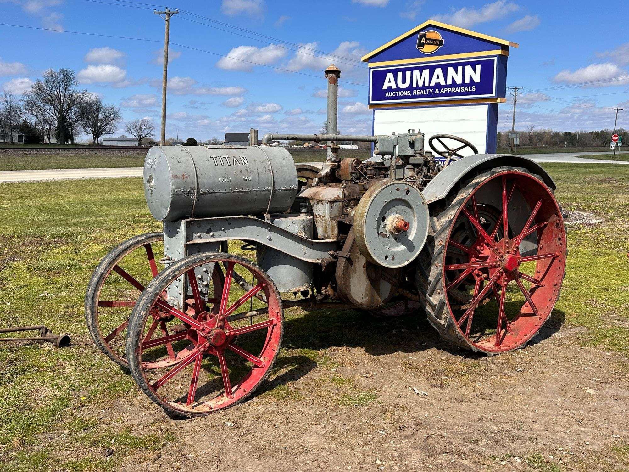 Main image International Harvester 10-20