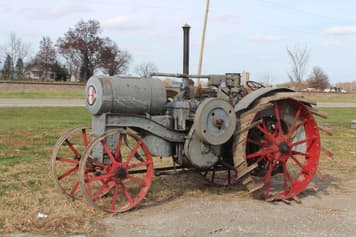 Main image International Harvester 10-20