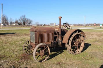 Main image McCormick-Deering 10-20