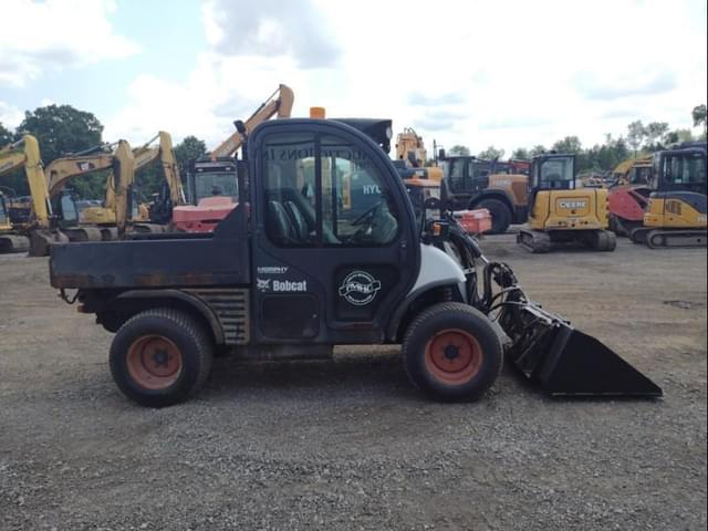 Image of Bobcat Toolcat 5600 equipment image 2