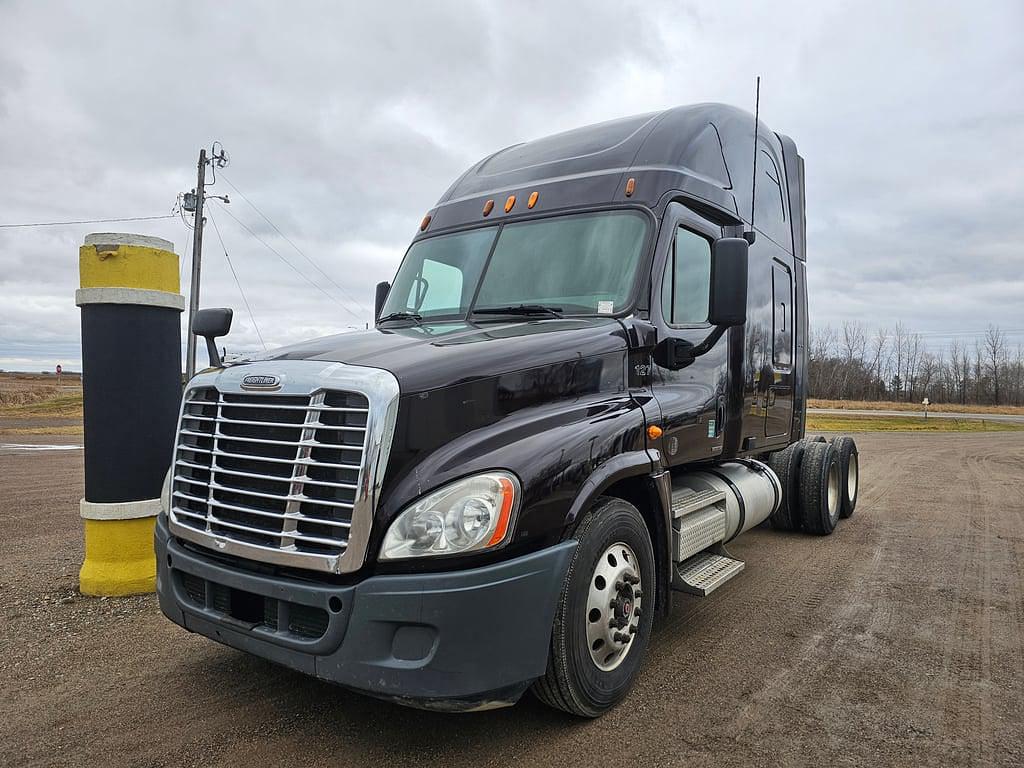 Image of Freightliner Cascadia Primary image