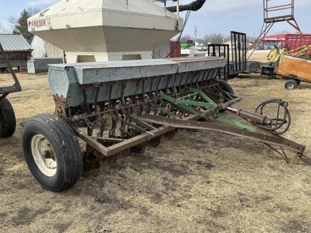 Image of John Deere B equipment image 1