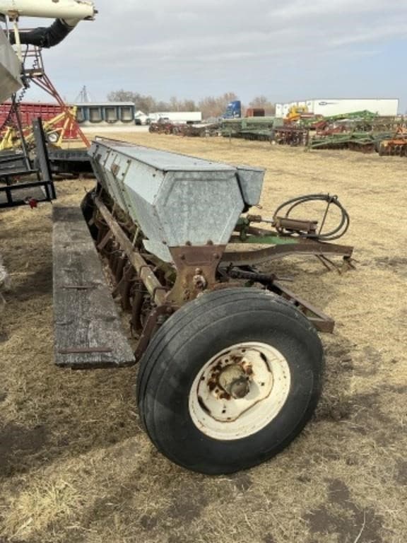 Image of John Deere B equipment image 2