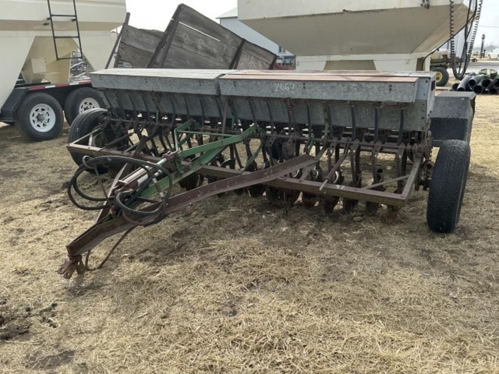 Image of John Deere B Primary image