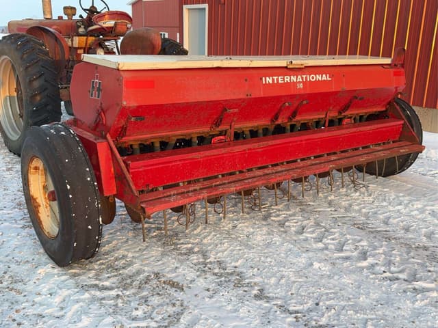 Image of International Harvester 510 equipment image 4