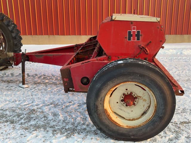 Image of International Harvester 510 equipment image 3