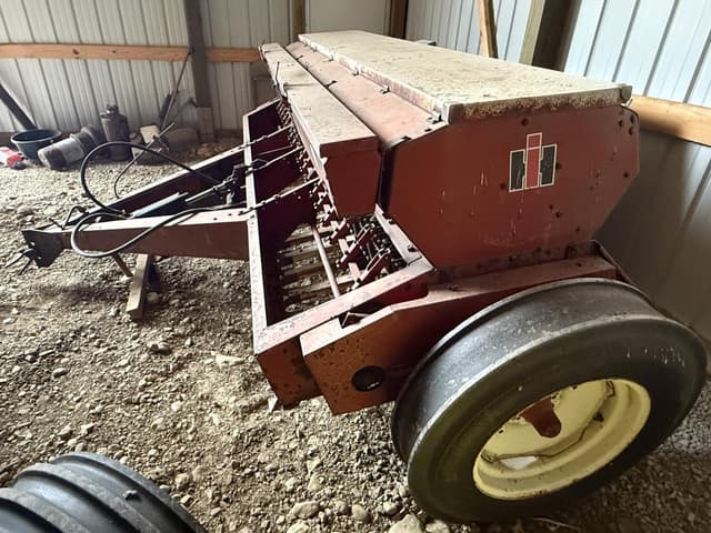 Image of International Harvester 510 equipment image 2