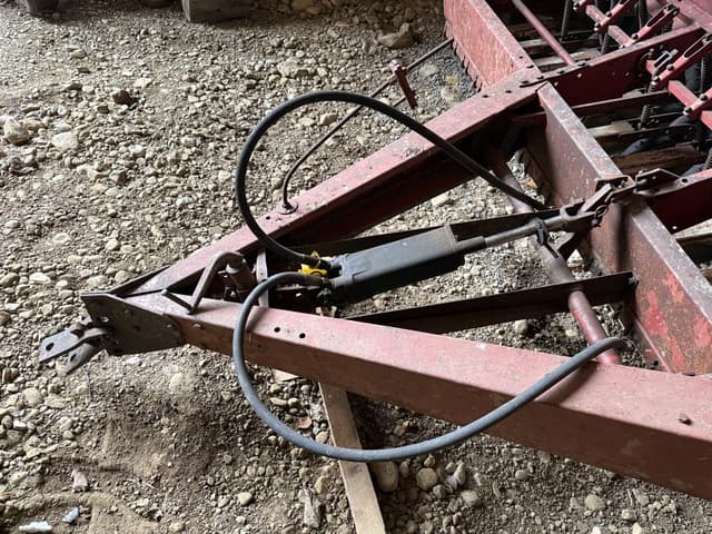 Image of International Harvester 510 equipment image 3