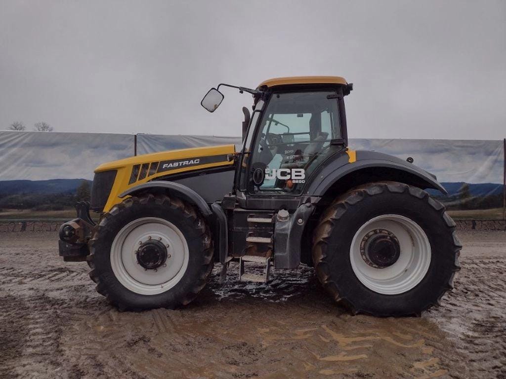 2010 JCB Fastrac 8250 Equipment Image0