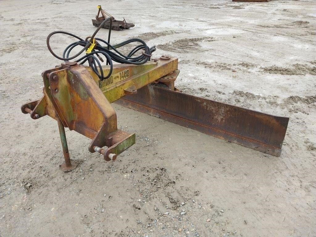 Rhino 1400 Equipment Image0
