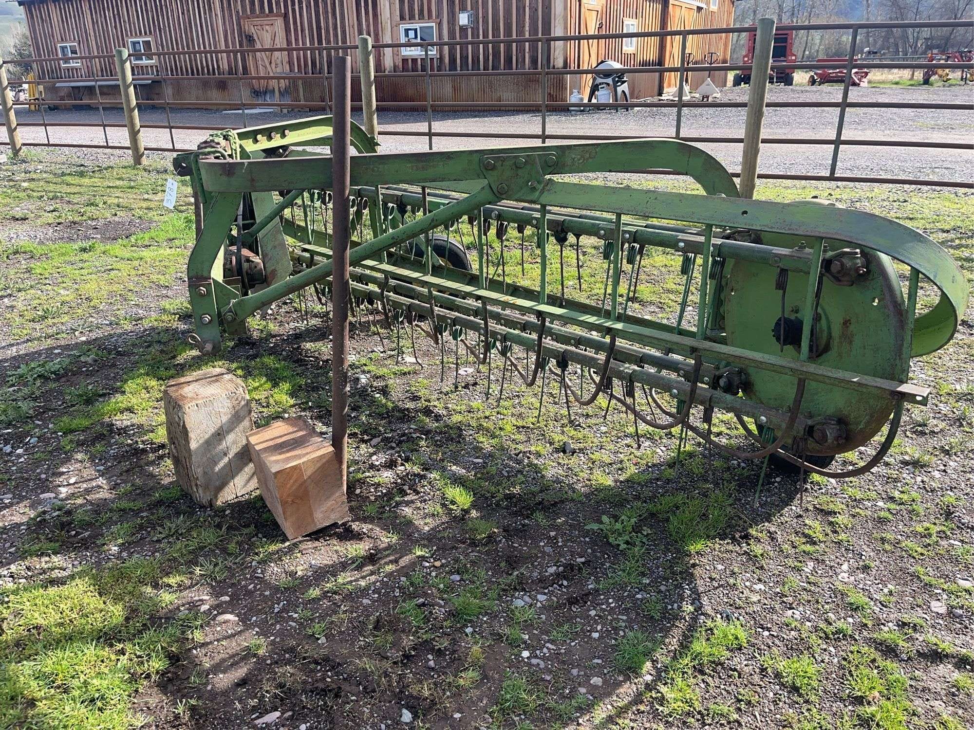 John Deere 350 Equipment Image0