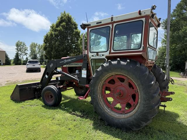 Image of International Harvester 656 equipment image 2