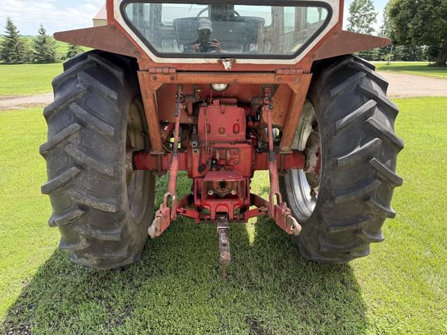 Image of International Harvester 656 equipment image 4