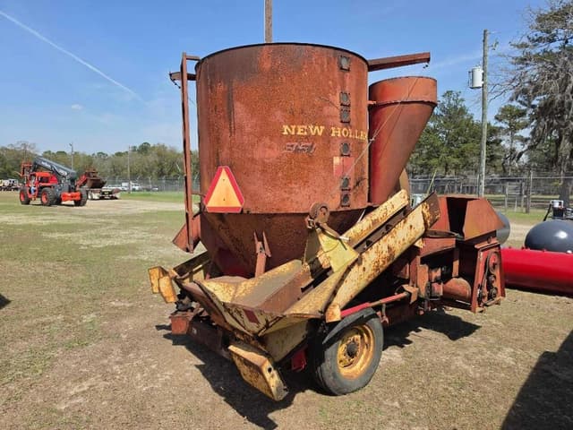 Image of New Holland 351 equipment image 4